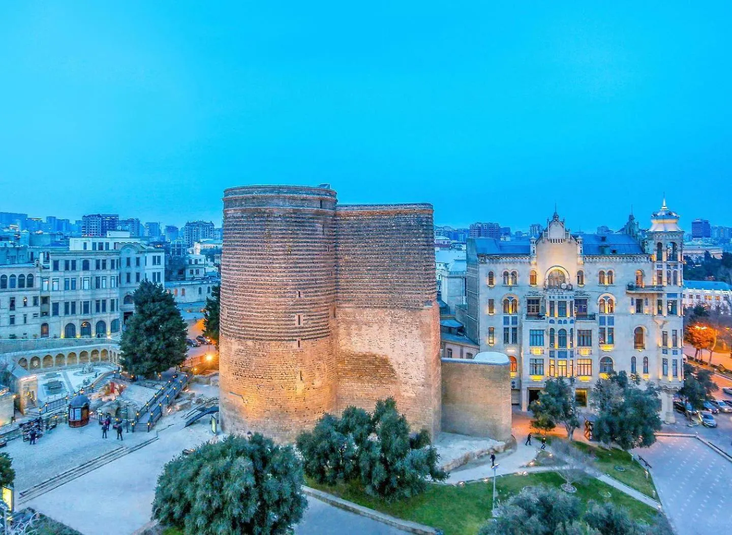 R Studios Old Baku 0*,