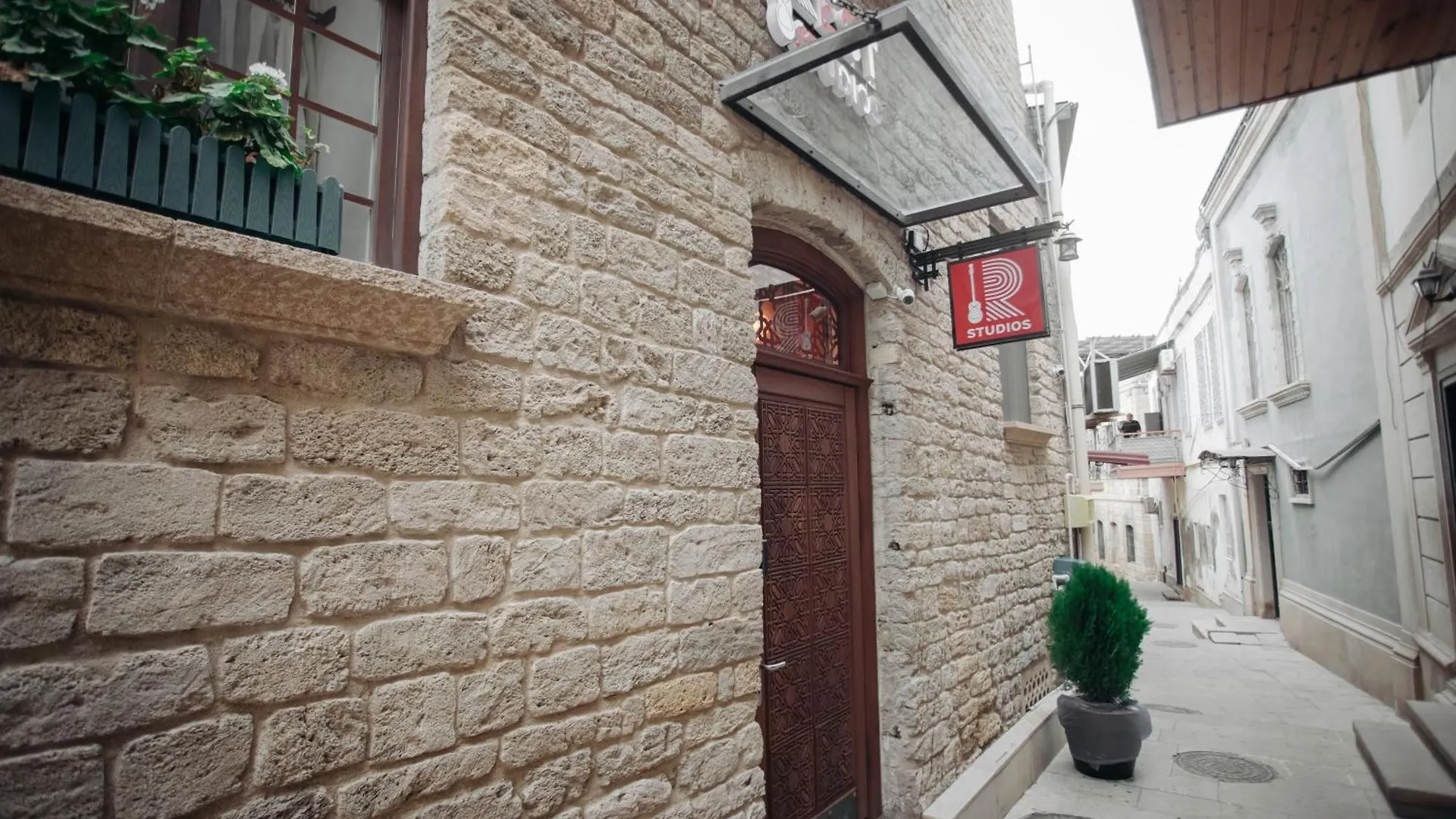 R Studios Old Baku 0*,  Azerbejdżan
