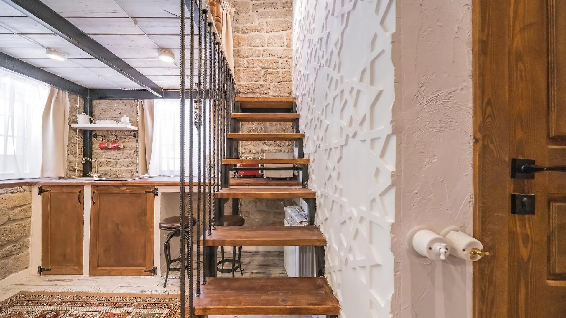 R Studios Old Baku Aparthotel