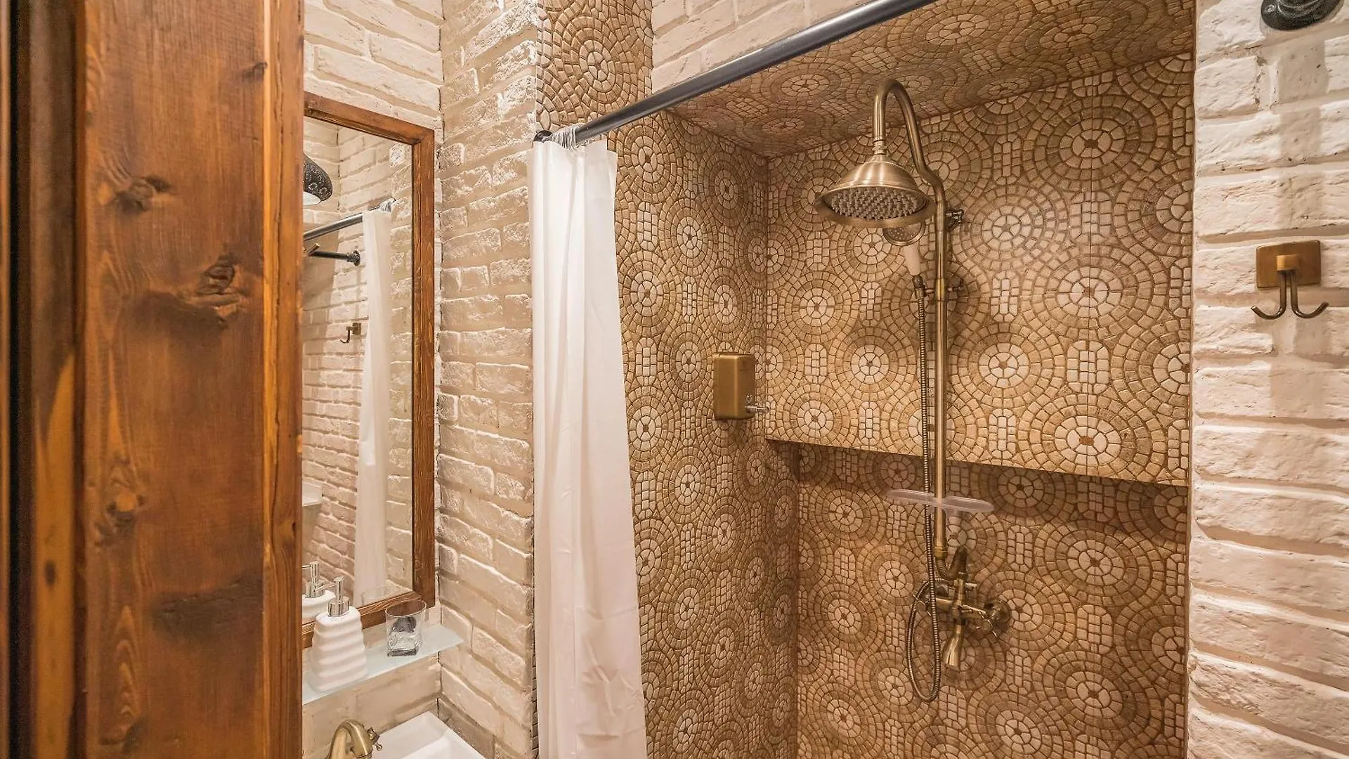 R Studios Old Bakü Apart Otel